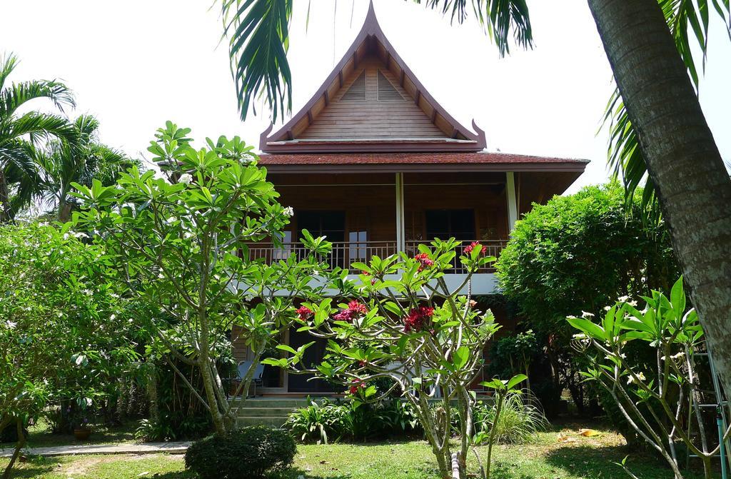 Villa Symphony *